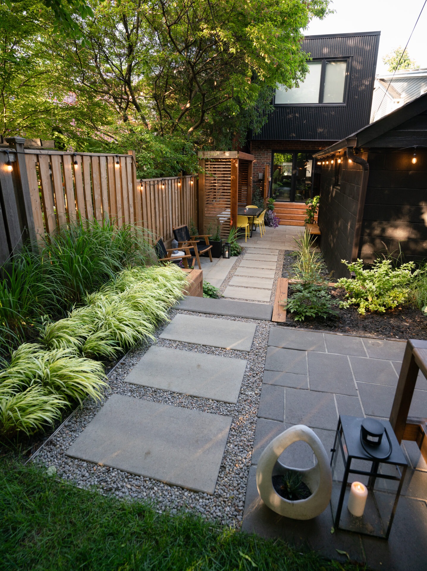 Beautiful setup with seasonal plants